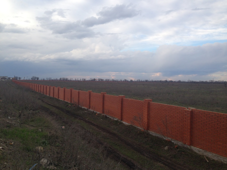 Три земельні ділянки пл. по 0,0500 га, що належить ПАТ"ПТБ", (к.н.5123755800:01:003:2152; 5123755800:01:003:2153; 5123755800:01:003:2154) за адр.:Одеська обл.,Овідіопольський р-н, смт.Таїрове, мас.№18. Основні зас. у кільк, 32 од. банку "Хрещатик"