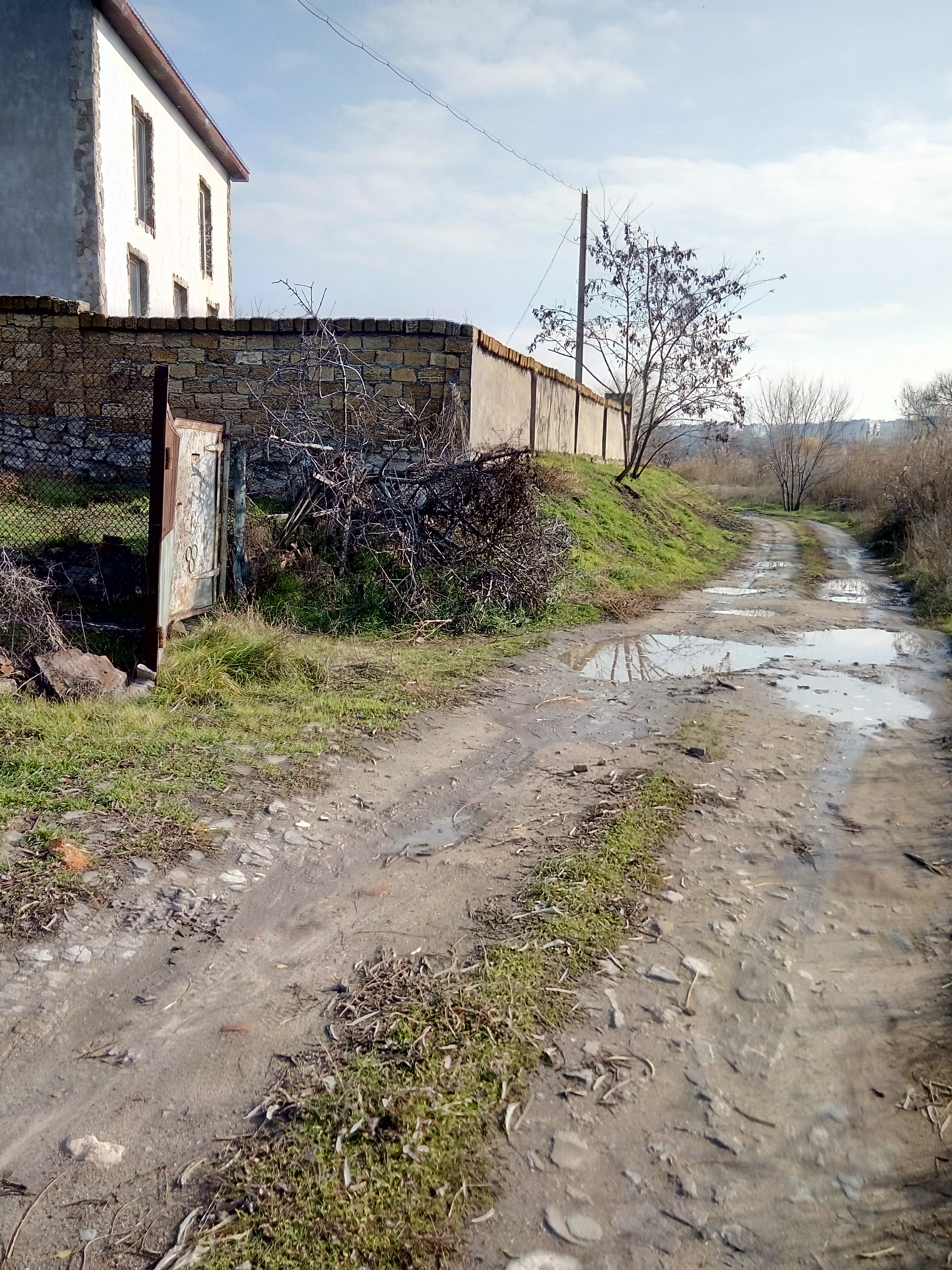 Житловий будинок загальною площею 209,9 кв.м. за адресою: м.Миколаїв,  вул.Побережна,буд.2