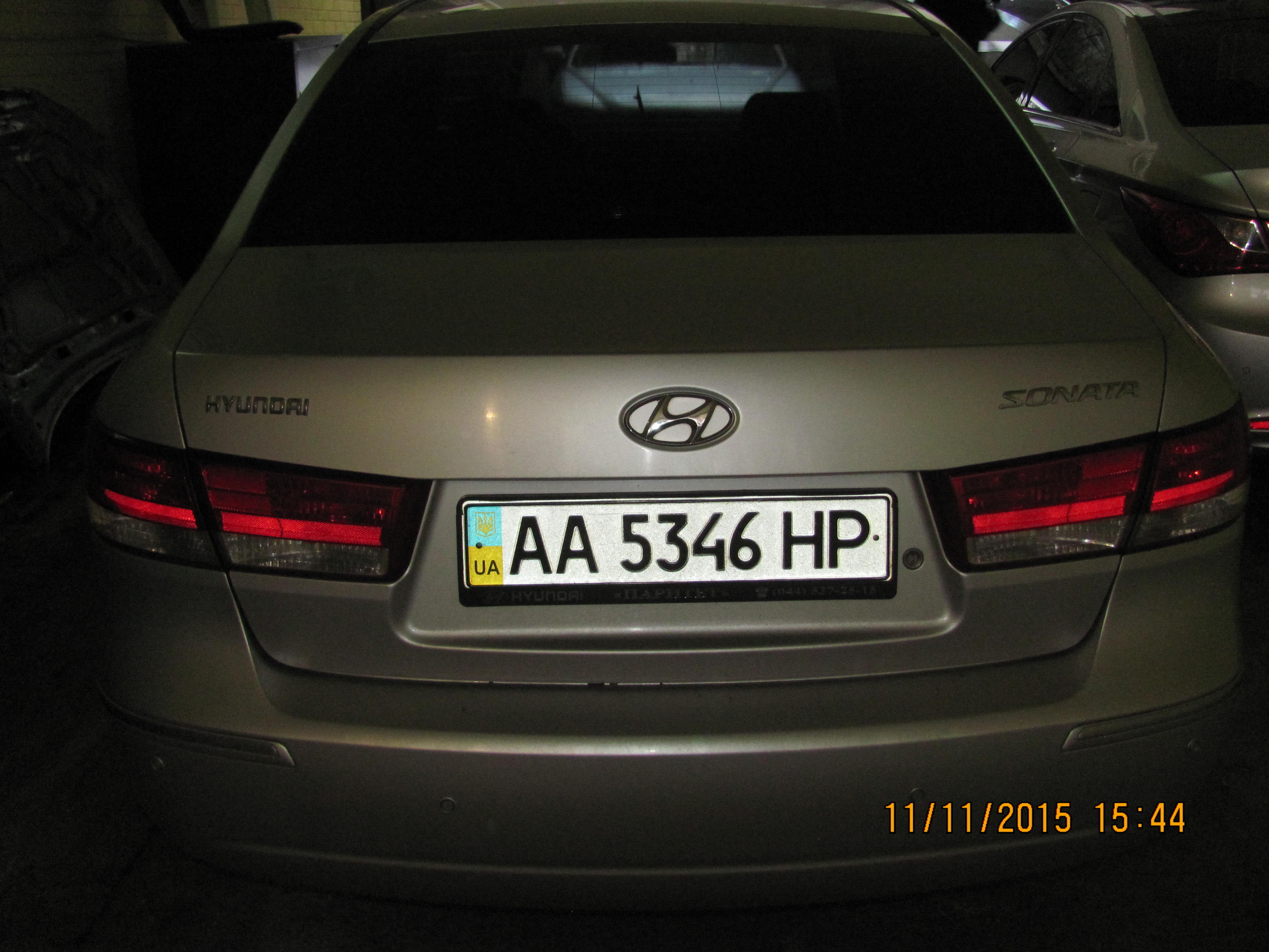 Легковий автомобіль HYUNDAI SONATA, 2008 року, номер кузова KMHEU41AP9A576074, номер державної реєстрації №АА5346HP та основні засоби, а саме: Диск для автомоб.ФОБОС-2 7.0*16 5/114.3 ET 45 DIA в кількості 8 шт.