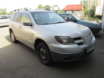 Легковий (універсал) автомобіль MITSUBISHI OUTLANDER, 2004 року, номер кузова JMBXRCU5W4U006327, номер державної реєстрації №ВВ2021ВІ, об’єм двигуна 2,4